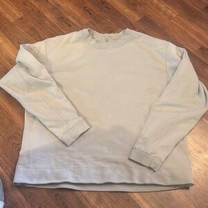 Women’s Lulelemon XXL Cream Sweatshirt